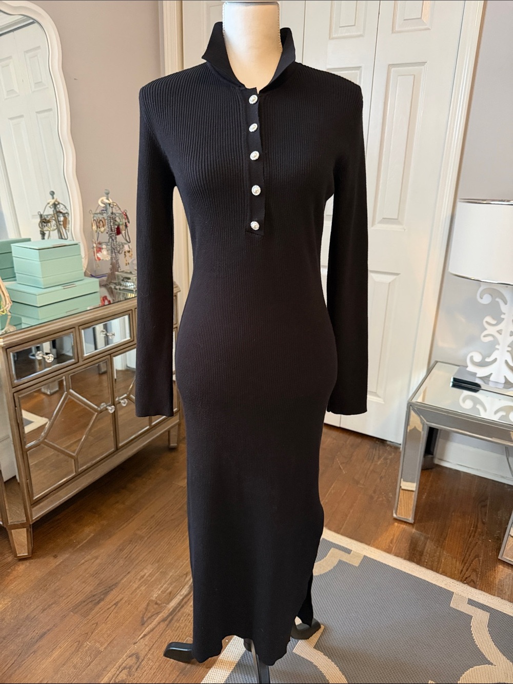 House of Harlow 1960 Classic Black Ribbed Knit Maxi Dress & Pearl Button Up Med